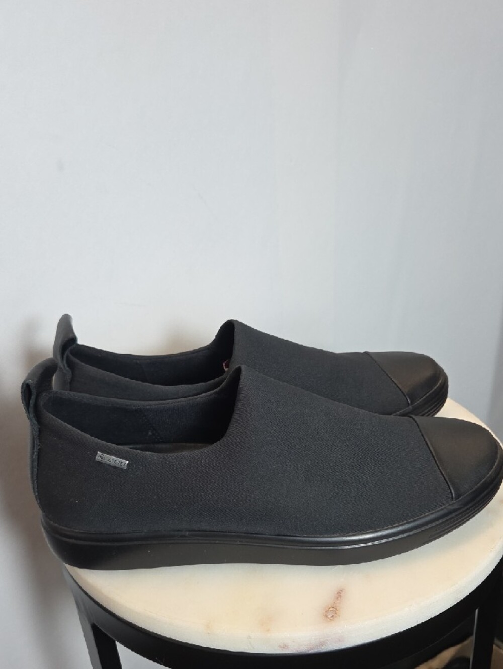 Ecco Womens Black Slip-On Loafers Size 9 - Picture 3 of 9